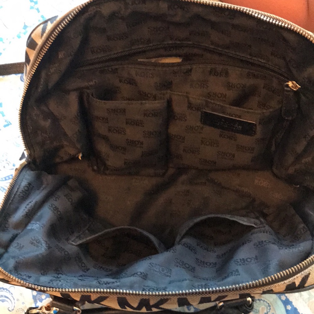 Michael Kors purse - Picture 11 of 11